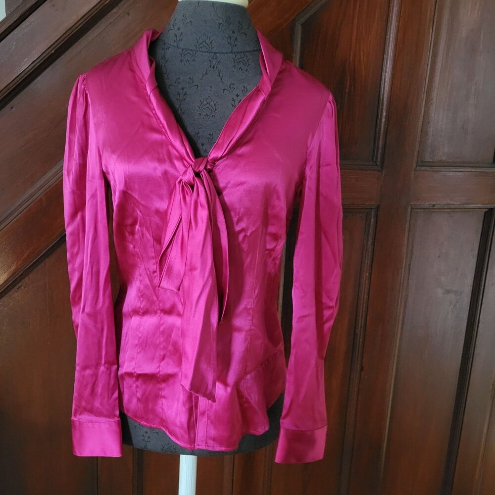White House Black Market Womens Fuchsia Silk Blouse With Tie Neck Size 2 NWT